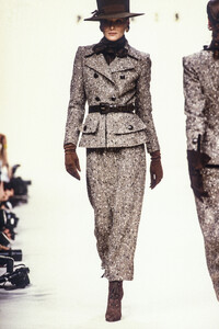 Pierre Balmain 1993 Women RTW 30.jpg