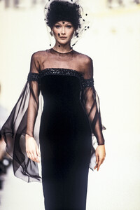 Pierre Balmain 1993 Women RTW 56.jpg