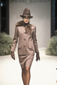 Pierre Balmain 1995 Haute Couture 19.jpg
