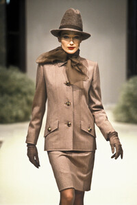 Pierre Balmain 1995 Haute Couture 20.jpg