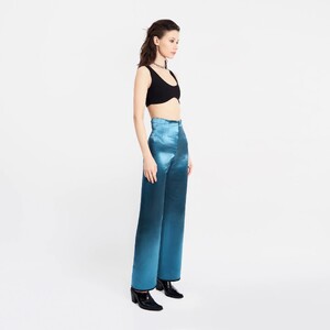 SEAMLESS_PANTS_BLUE_SATIN_3.jpg