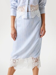 SLuders - Guess Lyocell pencil midi skirt4_W5YD0JW0310-NMSB-ALT3.jpg