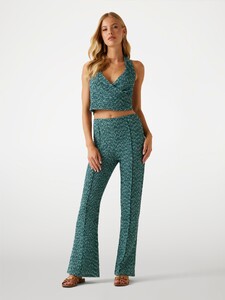 SLuders - Guess Stretch knit halter top4_W5YP18KCYE2-F82T-ALT1.jpg