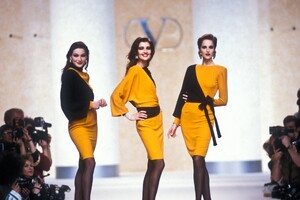 Valentino 1989 Women RTW 110.jpg