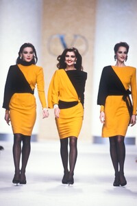 Valentino 1989 Women RTW 111.jpg