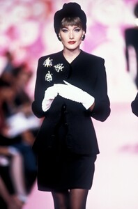 Valentino 1991 Haute Couture 58.jpg