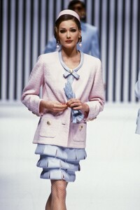 Valentino 1992 Haute Couture 28.jpg