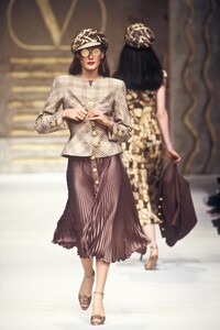 Valentino 1993 Women RTW 121.jpg