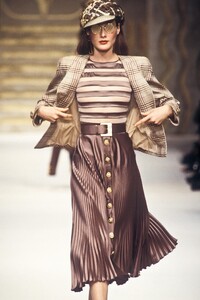 Valentino 1993 Women RTW 122.jpg