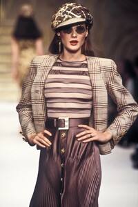 Valentino 1993 Women RTW 123.jpg