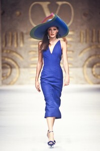 Valentino 1993 Women RTW 133.jpg