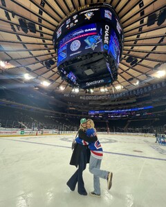 a_maniac13 posts 2023-03-18 02.12 Cp52G2MAyH-_4_6 336331972_984391249634837_6426285641840550035_n.jpg