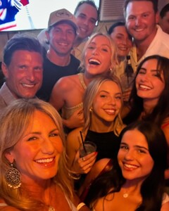 a_maniac13 posts 2024-06-03 18.07 C7wPogNAgeV_1_10 441877279_18223159321302705_3656680208550768166_n.jpg