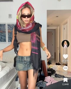 alix_earle_weekly posts 2025-03-31 18.33 DH3Vx3dRWDl_1_1 487172589_17857913826392913_1378332687956661218_n.jpg