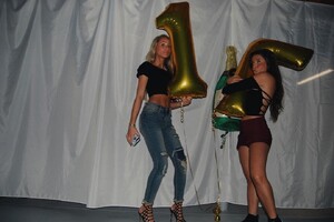 alix_earle posts 2017-12-11 06.35 Bcivn2Kj7LE_1_1 36759277_1387456314720364_4406240866323136512_n.jpg