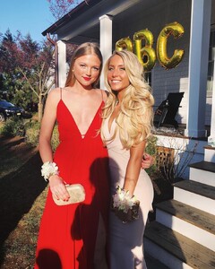 alix_earle posts 2018-06-08 07.14 BjvuX0GF6le_1_1 36606193_641250029564491_6190974359641784320_n.jpg