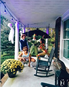 alix_earle posts 2018-10-31 22.05 BpmrwlQnKdY_1_5 43984309_2014707585263361_4693660567882388118_n.jpg