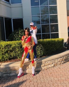 alix_earle posts 2018-10-31 22.05 BpmrwlQnKdY_5_5 44425921_2552311614786506_2266262332972558206_n.jpg