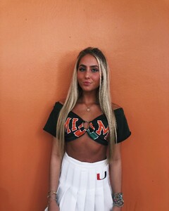 alix_earle posts 2019-09-23 06.04 B2u9kBklpqP_1_2 71762847_2405066089530636_4236798862601701144_n.jpg