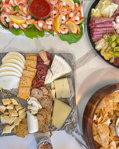 alix_earle posts 2021-11-29 03.01 CW1bAyeFhuY_4_6 261462675_2065294646981327_2992877123305524615_n(1).jpg