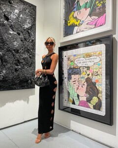 alix_earle posts 2021-12-07 07.21 CXKfF1fF-gX_2_9 264957136_427859775548697_6131226265500929024_n(1).jpg