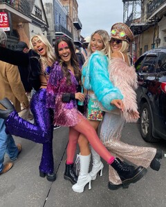 alix_earle posts 2022-03-03 04.21 CanmyPXJtjj_8_8 275084724_495413378721117_7373036275208258816_n.jpg