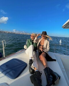 alix_earle posts 2022-03-14 03.58 CbD450NAsfB_3_10 275857738_514615776700457_4245118735474728084_n.jpg