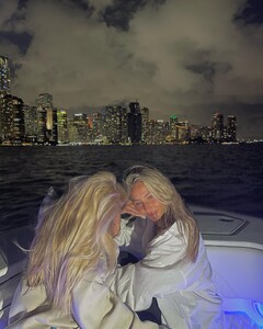 alix_earle posts 2022-04-23 00.16 CcqfVpFp7uO_6_10 278908568_985300472349277_2088736835694722260_n.jpg