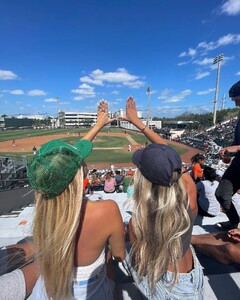 alix_earle posts 2022-05-17 04.18 CdouJXnpjUU_2_10 280939492_304962728502523_4635718280330294280_n.jpg