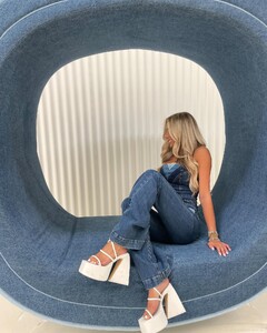 alix_earle posts 2022-06-10 01.16 CemMUWdv0Wq_5_9 287081634_3371788073102075_1292241212590973702_n.jpg