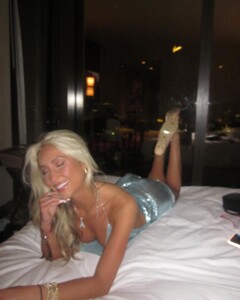 alix_earle posts 2022-10-17 01.55 Cjyba8wP8xm_9_9 311989522_168409352523359_2967061050544175611_n.jpg