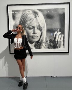 alix_earle posts 2022-12-05 03.39 ClwyMFYJgML_3_10 318029362_676938950713785_5477736855441504360_n.jpg