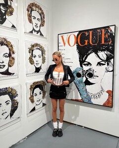 alix_earle posts 2022-12-05 03.39 ClwyMFYJgML_7_10 318044059_1188859725041204_4641680130125618924_n.jpg