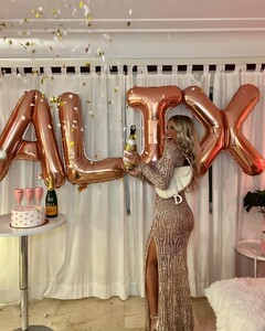 alix_earle posts 2022-12-18 03.20 CmSOY9WpLge_2_10 320391806_885825262863637_2598350079962164534_n.jpg