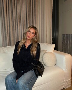 alix_earle posts 2023-01-10 03.59 CnNhKHQP5A1_1_6 324842185_1627430201023179_8221256603199229546_n.jpg