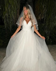 alix_earle posts 2023-01-29 22.14 CoAZgxTplMR_5_10 327714103_206066068663987_745211621908972742_n.jpg