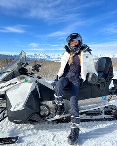 alix_earle posts 2023-02-04 04.14 CoN6tvApTDG_1_3 328679781_925318828602171_2741492136663024341_n.jpg