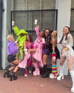 alix_earle posts 2023-02-20 02.31 Co27oMoJ-Zi_4_8 331460074_1612721932501084_5890032666511057218_n.jpg