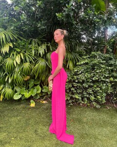 alix_earle posts 2023-04-10 01.53 Cq1CTVQJDp6_5_7 340808977_1310532413210853_6392836497517622145_n.jpg