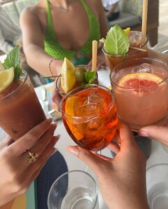 alix_earle posts 2023-04-10 01.53 Cq1CTVQJDp6_6_7 340180918_6036447426470920_7916714328079180853_n.jpg