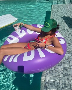 alix_earle posts 2023-04-18 08.45 CrKXxqcrH7b_2_10 341558737_770536227791460_890723377598251764_n.jpg