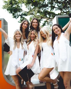 alix_earle posts 2023-05-12 00.04 CsHPK7MxKXw_6_10 345888883_648204460458470_7824915747801411101_n.jpg