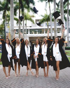 alix_earle posts 2023-05-12 00.04 CsHPK7MxKXw_8_10 345990528_784274493204130_2534939590699429515_n.jpg