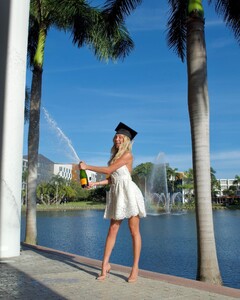 alix_earle posts 2023-05-12 23.31 CsJwQTjRBvh_3_10 346942700_1216036449072794_6105758825071584030_n.jpg