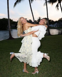 alix_earle posts 2023-05-19 02.40 CsZiolZRDeF_4_10 347798112_829260648599242_4415053782330362318_n.jpg