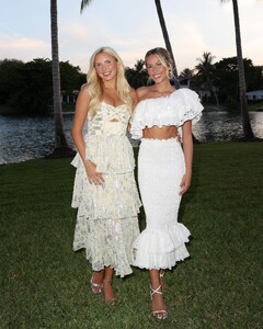 alix_earle posts 2023-05-19 02.40 CsZiolZRDeF_8_10 347239546_3415388645394859_1205504417382421397_n.jpg