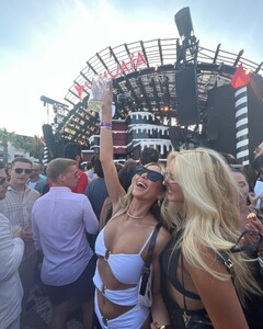 alix_earle posts 2023-05-24 22.42 CsokLVloBbo_2_9 348867528_630436385708672_2896583534267300897_n.jpg