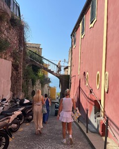 alix_earle posts 2023-06-05 00.44 CtFG6GNxGtm_6_9 351204672_796999885345274_2226560887735869886_n.jpg