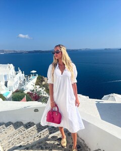 alix_earle posts 2023-06-14 23.35 Cteu9ekxe0y_4_7 353934319_6198751456840960_8390204295590481410_n.jpg