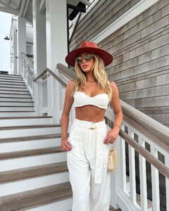 alix_earle posts 2023-06-28 01.38 CuAbWheRZ5U_6_9 356264226_240420418744791_4044262879562656970_n.jpg